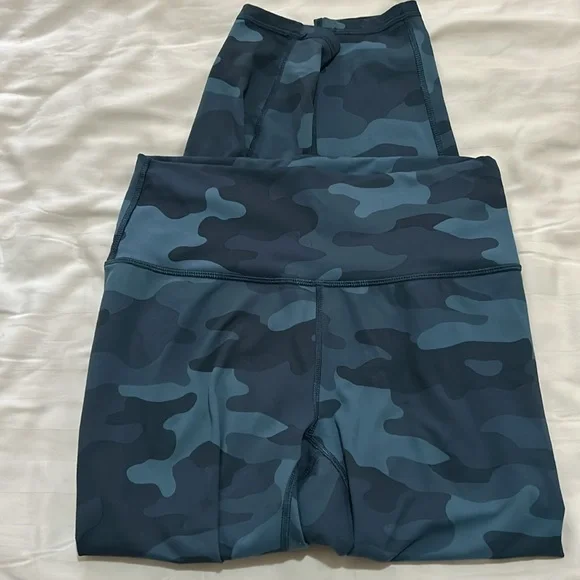 Navy blue camo Fabletics leggings - Picture 2 of 10